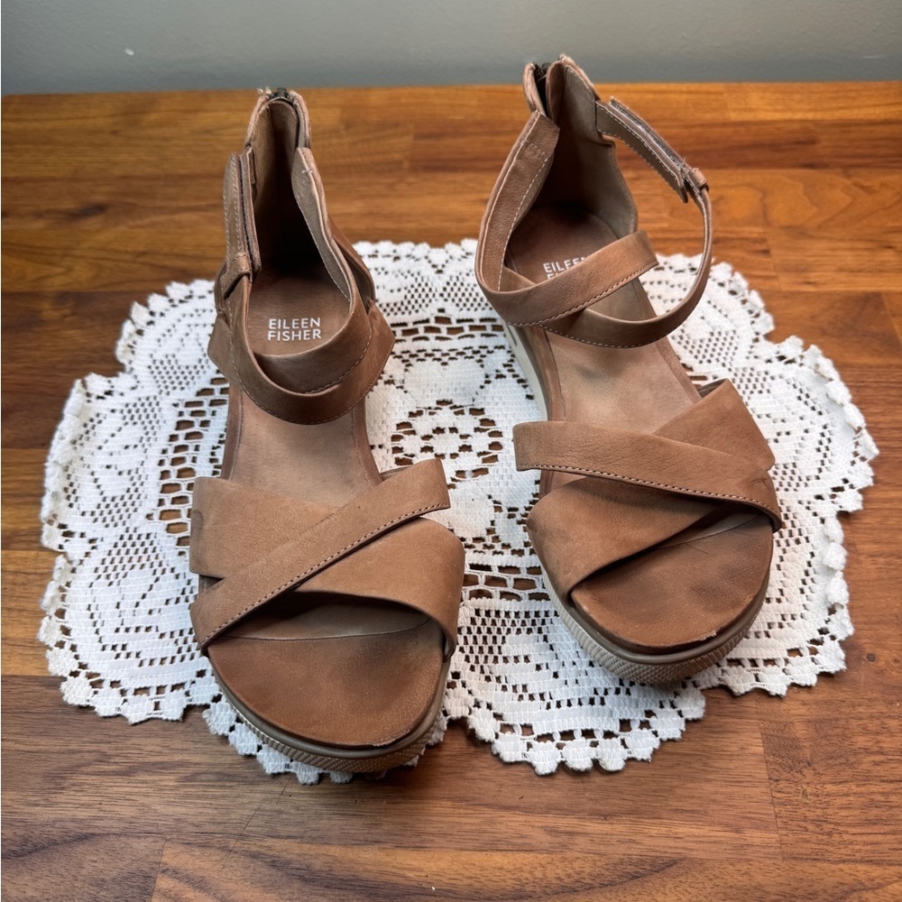 Eileen Fisher Women's Tan Sandals Nubuck Platform Sandals Crisscross Straps Size